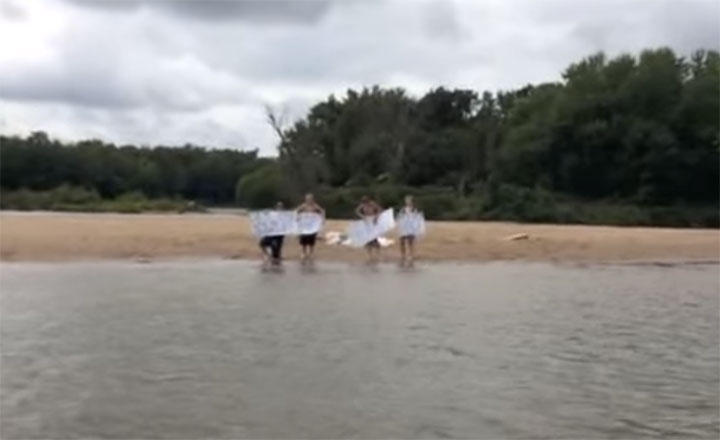 A-Surprise-Wedding-Proposal-On-A-Lake-Went-Terribly-Wrong-01