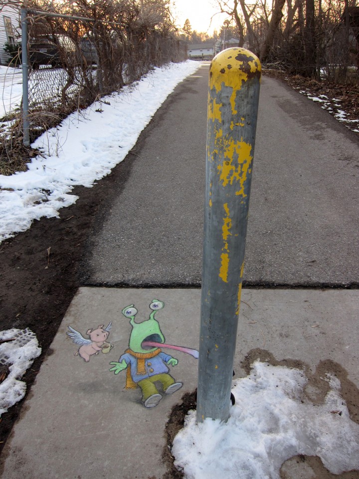 This Man Made The City More Colorful With Chalk Art-09