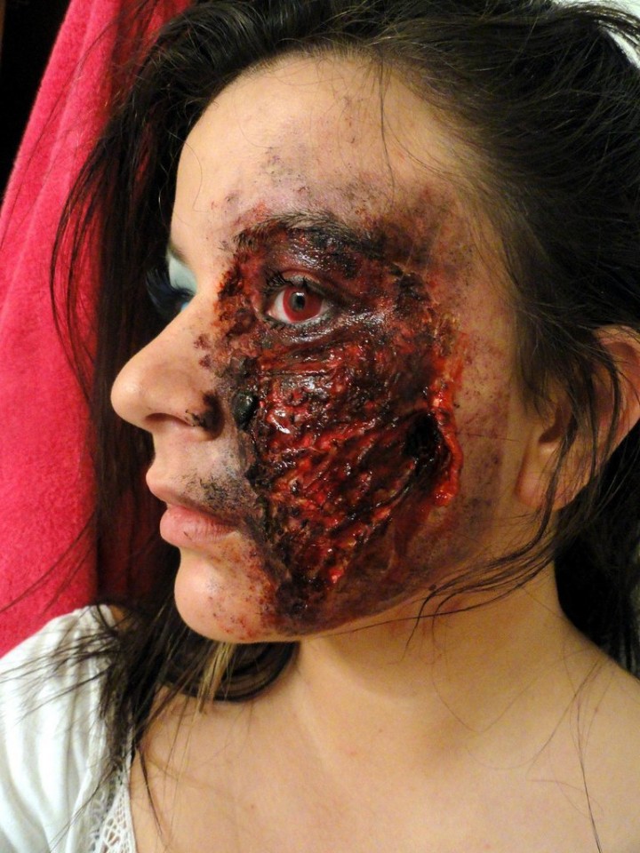 Makeup Tricks For All Your Halloween Needs-24