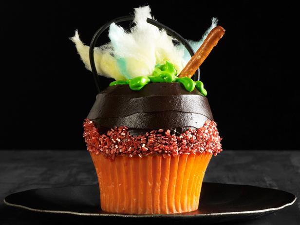 Spooky Halloween Cupcakes That Is Suspiciously Delicious-19