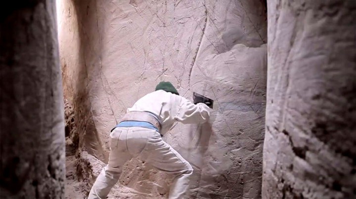 This Artist Carved A Giant Cave For The Past Ten Years-04