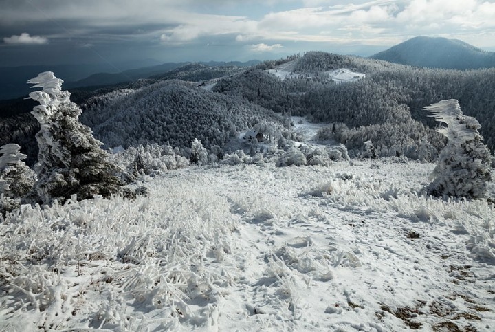 Extreme Weather Turned This Mountain Into A Magnificent Piece Of Art-05
