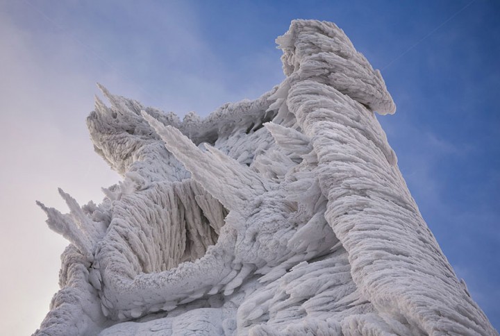 Extreme Weather Turned This Mountain Into A Magnificent Piece Of Art-06