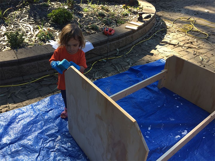 This-Father-Built-A-Superhero-Bed-For-His-Daughter-05